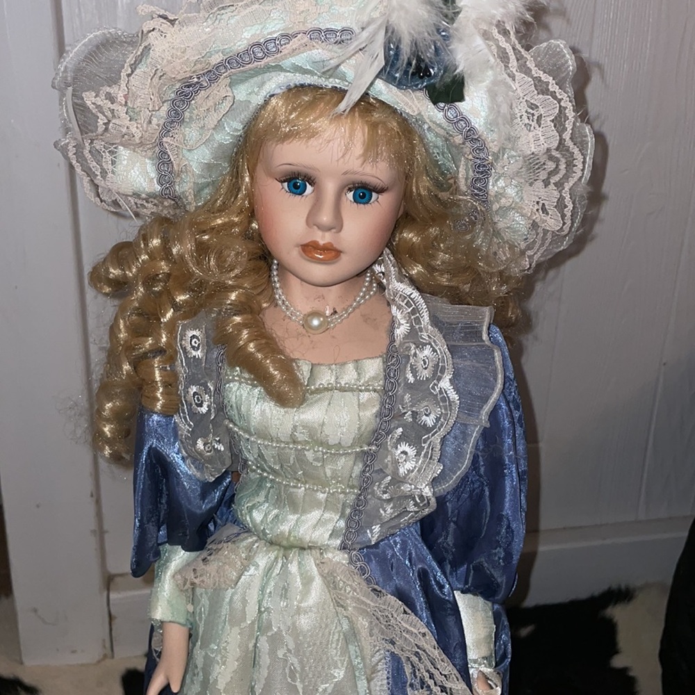🩵✨Vintage Cathay Collection Porcelain Doll
